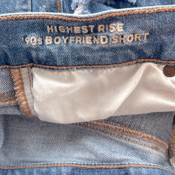 American Eagle Highest Rise 90’s Boyfriend Denim/Jean Distressed Shorts. Size 2 - Picture 9 of 12